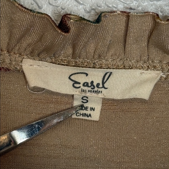 Easel Los Angeles Crushed Velvet Tiered Open Front Floral Kimono Small - Picture 2 of 6